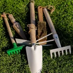 tuingereedschap borstel met schraper van Redecker bij Bag-again zero waste webshop